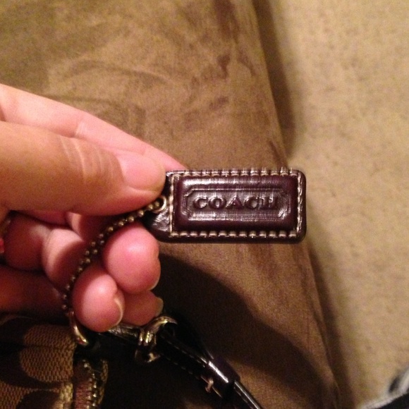 💯% Authentic Small Coach Purse - Picture 3 of 3